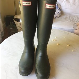 Hardly Worn Tall Hunter Rainboots